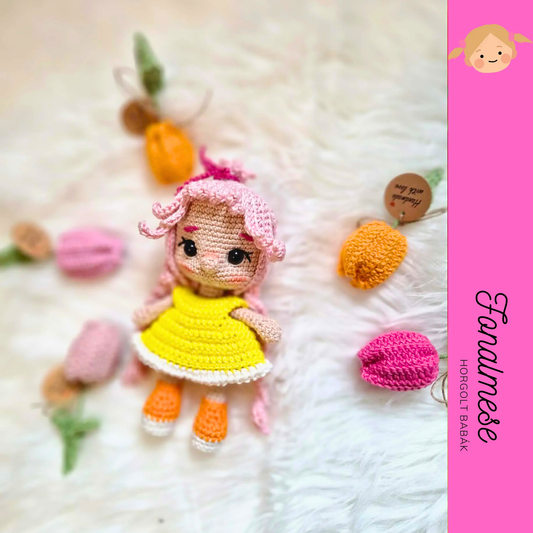 Rózsaszín hajú mini baba - horgolt babák